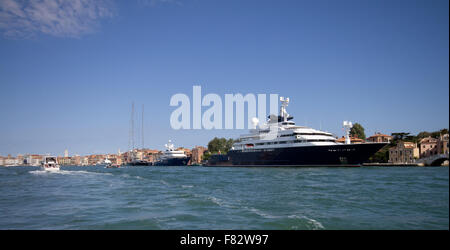 Super-Yacht Octopus in Venedig Stockfoto