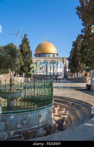 Die Kuppel des Rock, einem muslimischen Schrein und Waschung Brunnen auf dem Tempelberg in Jerusalem, Israel, Naher Osten. Stockfoto