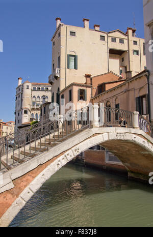 Venedig Ponte De La Maravegie in Dorsoduro Stockfoto