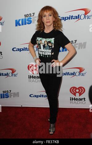 Kathy Griffin in Anwesenheit für KIIS FM iHeartRadio Jingle Ball 2015, Staples Center, Los Angeles, CA 4. Dezember 2015. Foto von: Sara Cozolino/Everett Collection Stockfoto