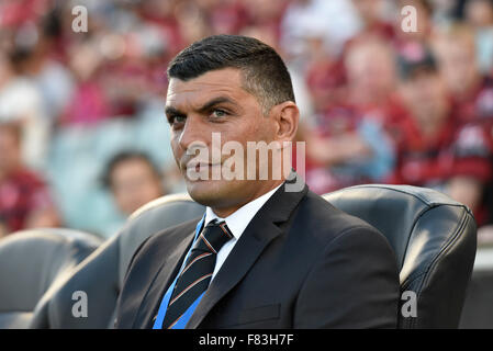 Parramatta, Sydney, Australien. 5. Dezember 2015. Hyundai A-League. Western Sydney Wanderers gegen Brisbane Roar. Brisbane Trainer John Aloisi vor dem Spiel. Bildnachweis: Aktion Plus Sport/Alamy Live-Nachrichten Stockfoto