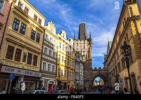 In den Straßen in der Nähe von Karlsbrücke in Prag Stockfoto