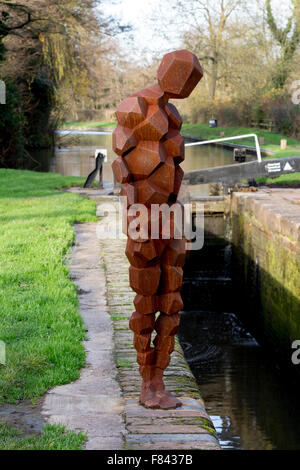 Antony Gormley Skulptur von Stratford-upon-Kanal, Lowsonford, Warwickshire, England, UK Stockfoto