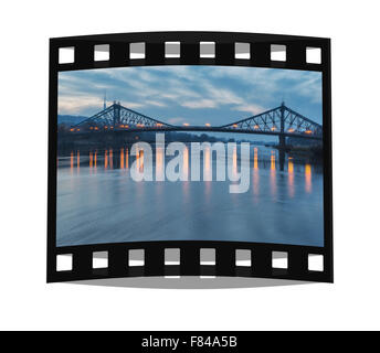 Blick über die Elbe auf der Loschwitzer Elbbrücke "Blaues Wunder", eröffnet 1893, Dresden, Sachsen, Deutschland, Europa Stockfoto