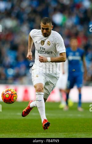 Madrid, Spanien. 5. Dezember 2015. Karim Benzema (9) Real Madrid während der Fußball-match La Liga zwischen Real Madrid gegen Getafe CF in Santiago Bernabeu Stadion in Madrid, Spanien, 5. Dezember 2015. © Aktion Plus Sport/Alamy Live-Nachrichten Stockfoto