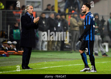 Mobilfunktarife Roberto Mancini pro Espulsione Danilo d ' Ambrosio Inter da Parte di Piero Giacomelli Arbitro. Schiedsrichter-Milano 12.05.2015 Stadio Giuseppe Meazza - Fußball Calcio Serie ein Inter - Genua. Foto Giuseppe Celeste / Insidefoto Stockfoto