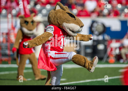 Houston, TX, USA. 5. Dezember 2015. Houston Cougars Maskottchen Shasta vor der amerikanischen Athletic Conference-Meisterschaft NCAA Football-Spiel zwischen den Tempel Eulen und die University of Houston Cougars im TDECU Stadion in Houston, Texas. Houston gewann 24-13.Trask Smith/CSM/Alamy Live News Stockfoto