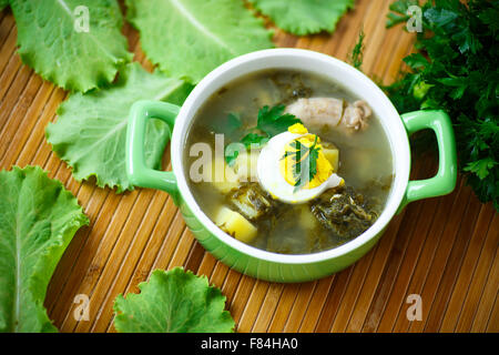 Suppe mit Sauerampfer Stockfoto