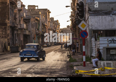 San Lazaro in der Abenddämmerung in Cento Havanna, Kuba. Stockfoto