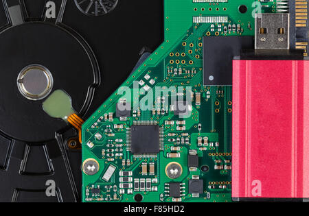 Nahaufnahme des Daten-USB-Stick und interne Festplatte Speicherplatine. Moderne Technologie Speicherkonzept. Stockfoto