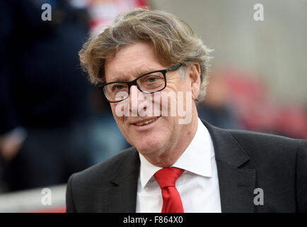 Köln, Deutschland. 5. Dezember 2015. Koeln Vizepräsident Harald Schumacher vor der deutschen Fußball-Bundesliga-Fußball-match zwischen 1. FC Köln und FC Augsburg im RheinEnergieStadion in Köln, Deutschland, 5. Dezember 2015. Foto: JONAS GUETTLER/Dpa/Alamy Live News Stockfoto