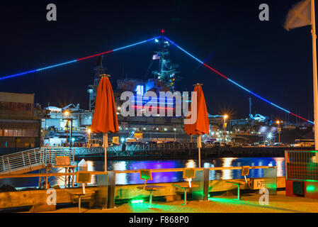 USS Midway Museum, Schiff, Nacht. San Diego, Kalifornien, USA. Stockfoto