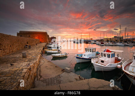 Venezianische Festung im alten Hafen von Heraklion auf Kreta, Griechenland Stockfoto