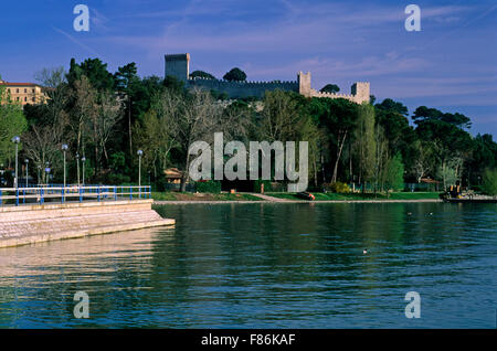 Burg von Castiglione del Lago und Lago Trasimeno, Umbrien, Italien Stockfoto