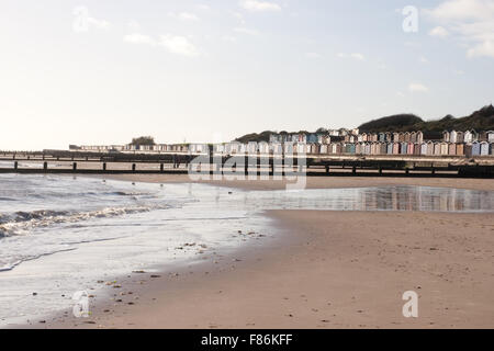 Der Strand von Frinton on Sea, Essex im winter Stockfoto