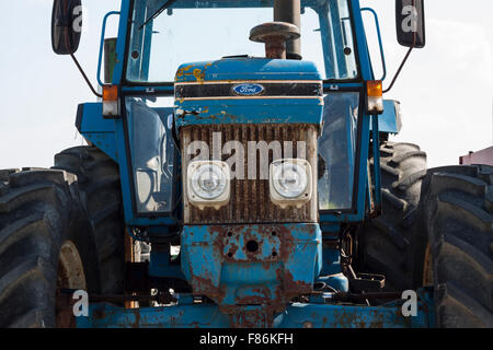 Alte rostige Traktor - Modell FORD