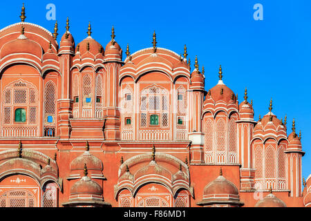 Fassade des Hawa Mahal, Palast der Winde, Jaipur, Rajasthan, Indien Stockfoto