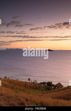 Tadrai Resort bei Sonnenaufgang, Mana Island Mamanuca Inseln, Fidschi Stockfoto