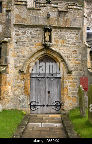 Alte Tür am Kirby Hill Stockfoto