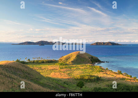 Blick auf Mana Island und Malolo Island, Mamanuca Inseln, Fidschi Stockfoto