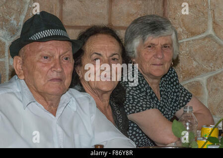 Ältere Menschen, albanische Hochzeit, Kruja Stockfoto