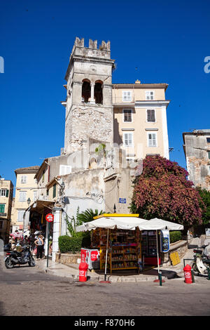 Kerkyra (Korfu), Insel Korfu, Griechenland - 25. Juni 2012: Straßen der Altstadt Stockfoto