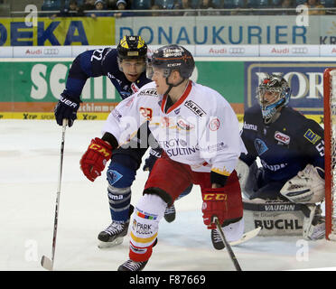 Ingolstadt, Bayern, Deutschland. 6. Dezember 2015. vom linken Brian SALCIDO (Ingolstadt/USA), Alex PREIBISCH (Düsseldorf), Timo PIELMEIER (Ingolstadt). Eishockey Eishockey Bundesliga, Spieltag 24, ERC Ingolstadt VsDuesseldorfer EG, Ingolstadt, Saturn-Arena, 6. Dezember 2015, © Wolfgang Fehrmann/ZUMA Draht/Alamy Live News Stockfoto