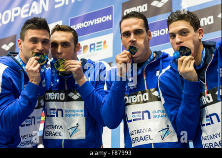 Netanya, Israel. 6. Dezember 2015. Italien ITA Goldmedaille 4x50m Medley Männer Finale Netanya, Israel, Wingate Institut LEN kurzen Kurs schwimmen Europameisterschaften vom 2. bis 6. Dezember 2015 Netanya 12.06.2015 Nuoto Campionati Europei di Nuoto in Vasca Corta Credit: Insidefoto/Alamy Live News Stockfoto