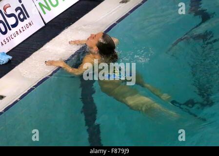 Turin, Italien. 6. Dezember 2015. Italienischer Schwimmer, Tania Cagnotto während der 4 Nationen International Tauchen 3 Meter-Sprungbrett in Turin, wo sie den ersten Platz gewann, während der zweite Platz an Anna Pysmenska der Ukraine ging (nicht gesehen) und der dritte Platz an Maria Marconi Italiens (nicht gesehen). © Massimiliano Ferraro/Pacific Press/Alamy Live-Nachrichten Stockfoto