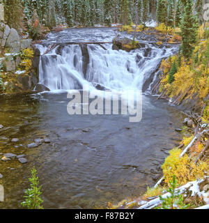 Lewis fällt auf den Lewis River im Herbst im Yellowstone-Nationalpark, wyoming Stockfoto