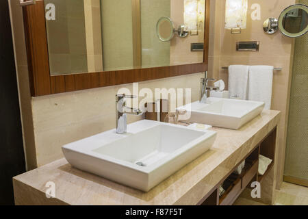 Luxuriöse Hotelbad Stockfoto
