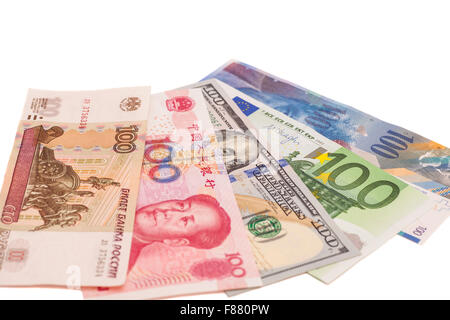 US-Dollar, europäischer Euro, Schweizer Franken, chinesischen Yuan und russischer Rubel Rechnungen Stockfoto