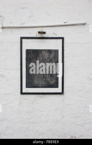Ein leeres Brett vor einem Pub in Leigh-on-Sea, Essex. Stockfoto