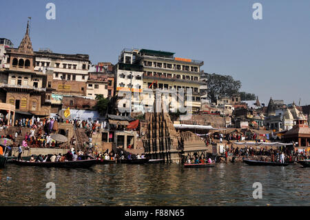 Manikarnika Ghat ist der wichtigste traditionelle hinduistische Feuerbestattung Ort wo Hindus Körper eingeäschert werden, Varanasi, Uttar Pradesh, Indien Stockfoto