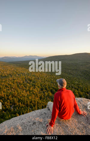 Wanderer auf Roger es Sims bei Sonnenuntergang, White Mountain National Forest (New Hampshire) Stockfoto