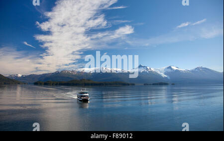 im Tracy Arm Fjord Boot Stockfoto