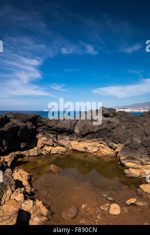 Der Armas Fähre von Los Cristianos nach San Sebastian in der Bucht vor der Küste von Teneriffa, Kanarische Inseln, Spanien. Stockfoto