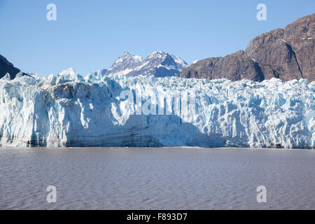 Gletscher und Berge im Glacier-Nationalpark in alaska Stockfoto