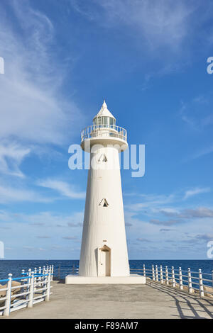 Leuchtturm in Cheongsapo Port. Cheongsapo ist ein kleiner Fischerhafen in der Nähe von Haeundae Beach und Dalmaji Hill in Busan, Korea. Stockfoto