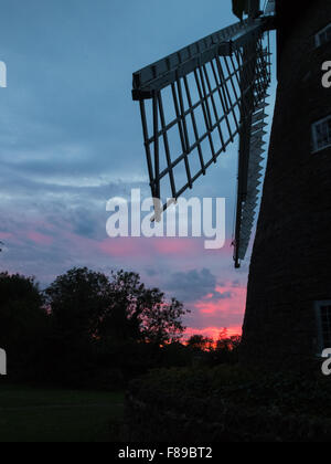 Bradwell Tower Mill, gebaut um 1816, die Windmühle weiter im Einsatz bis 1871 Stockfoto