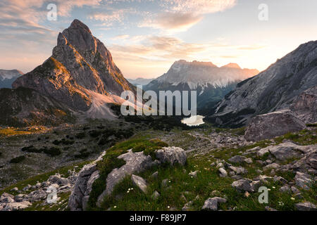 Seebensee mit Zugspitze und Sonnenspitze, Wettersteingebirge, Alpen, Österreich, Europa Stockfoto