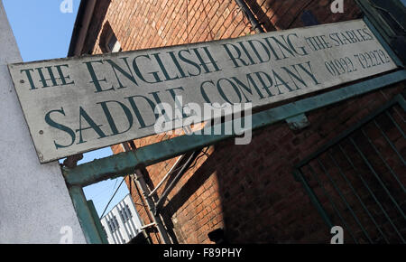 Walsall English Riding Saddle Company Schild, The Stables, Saddlers, West Midlands, England UK Stockfoto