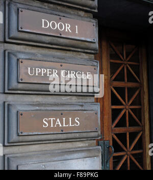 Usher Hall Tür 1 - Upper Circle, Stände, Lothian Road, Edinburgh, Scotland, UK Stockfoto