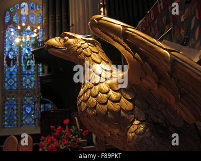 Lecturn Golden Eagle, St Johns Scottish Episcopal Church, Lothian Road, Edinburgh, Schottland, Großbritannien, EH1 2AB Stockfoto