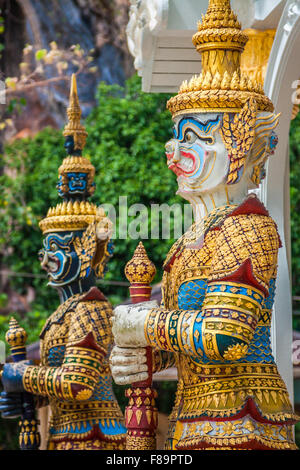 Thai riesigen Statuen, riesigen Symbol im Thai-Tempel Stockfoto