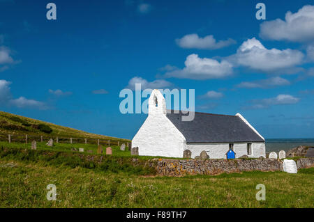 MWNT Kirche auf dem Ceredigion oder Cardiganshire Küste im Westen von Wales, UK Stockfoto