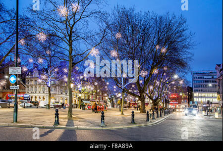 Weihnachtsbeleuchtung In Sloane Square-London-UK Stockfoto