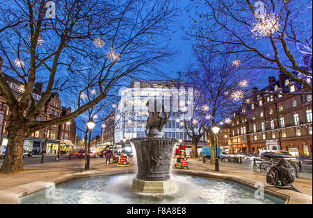 Weihnachtsbeleuchtung In Sloane Square-London-UK Stockfoto