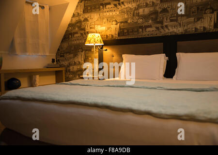 Hotelzimmer in Paris Stockfoto