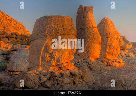 Riesige geformten Köpfen, Mount Nemrut National Park, Türkei, antike Überreste der 2000 Jahre alten Kultur der Kommagene auf 7.000 Fuß mountai Stockfoto